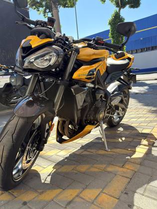 TRIUMPH STREET TRIPLE RS ABS TRIUMPH STREET TRIPLE RS ABS